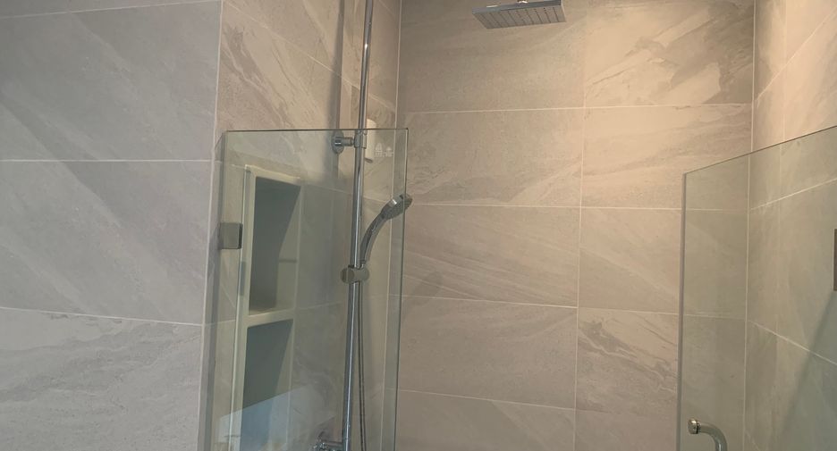 For rent and for sale 1 bed condo in Watthana, Bangkok