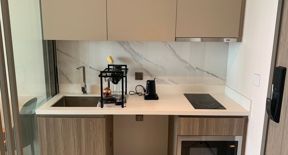 For rent and for sale 1 bed condo in Watthana, Bangkok