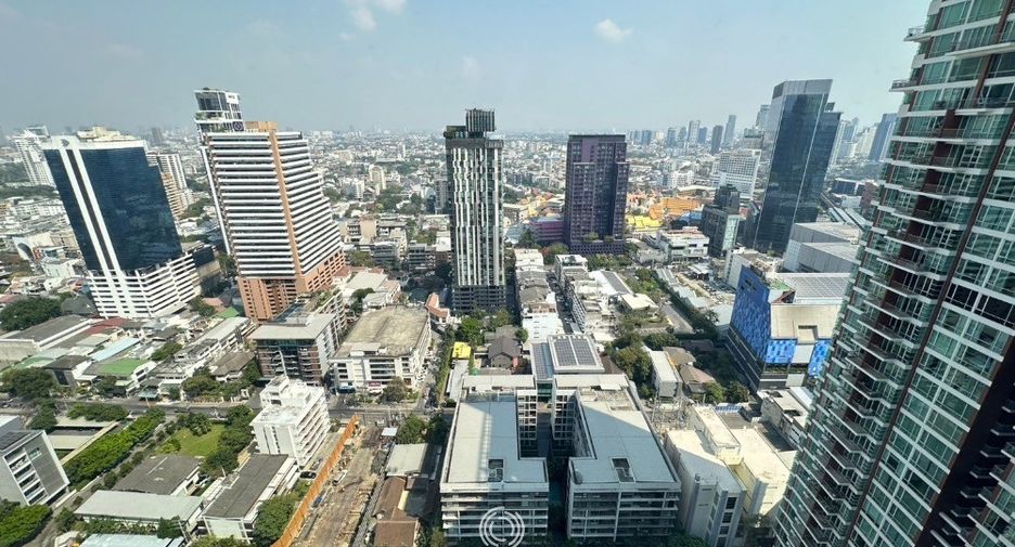 Condo en alquiler de 2 habitaciones en Khlong Toei, Bangkok