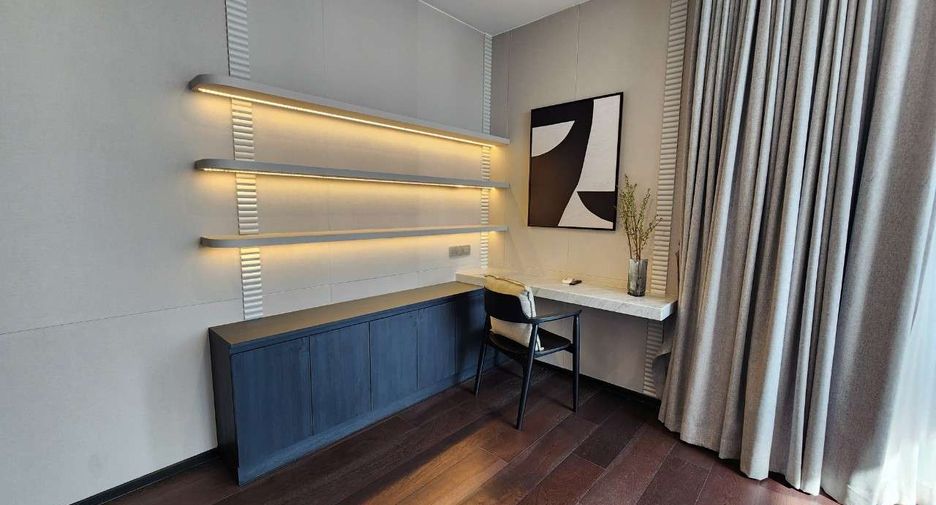 À louer et à vendre 3 chambres condo à Khlong Toei, Bangkok