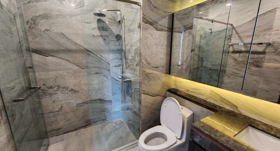 For rent 2 bedrooms condo in Khlong Toei, Bangkok