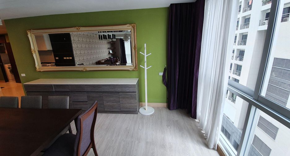 For rent 2 bedrooms condo in Pathum Wan, Bangkok