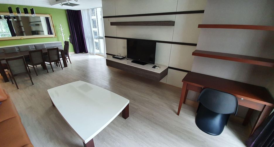 For rent 2 bedrooms condo in Pathum Wan, Bangkok
