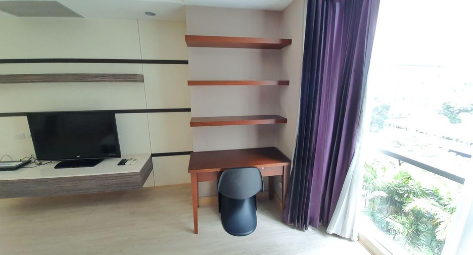 For rent 2 bedrooms condo in Pathum Wan, Bangkok