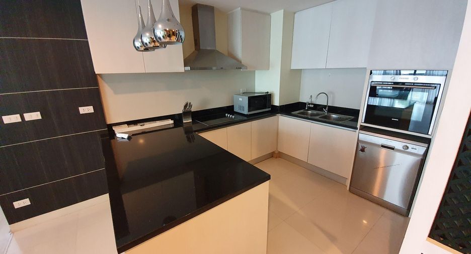 For rent 2 bedrooms condo in Pathum Wan, Bangkok