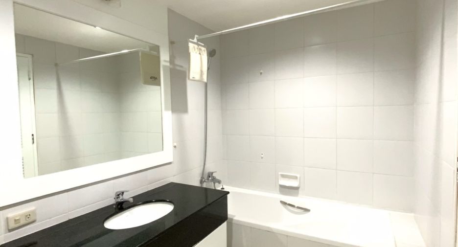 Condo en alquiler de 2 habitaciones en Khlong Toei, Bangkok