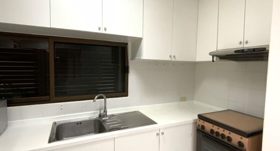 Condo en alquiler de 2 habitaciones en Khlong Toei, Bangkok