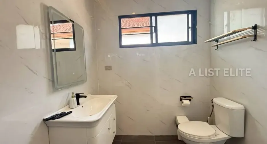 For rent 7 bedrooms house in Bang Lamung, Chonburi