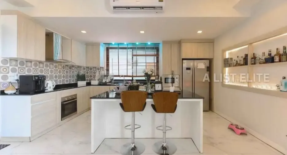 For rent 5 bedrooms house in Bang Lamung, Chonburi