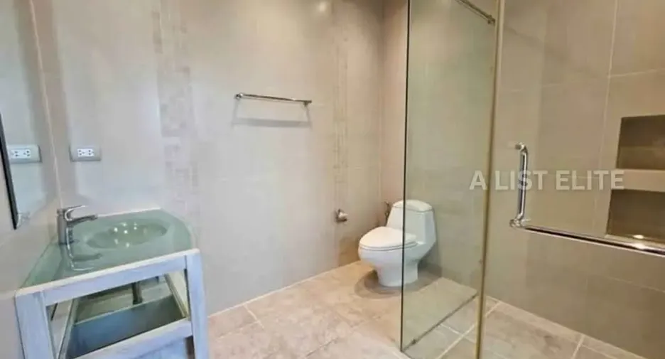 For rent 5 bedrooms house in Bang Lamung, Chonburi