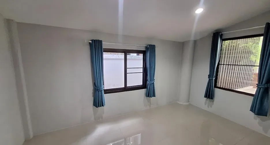 For rent 5 bedrooms house in Hua Hin, Prachuap Khiri Khan