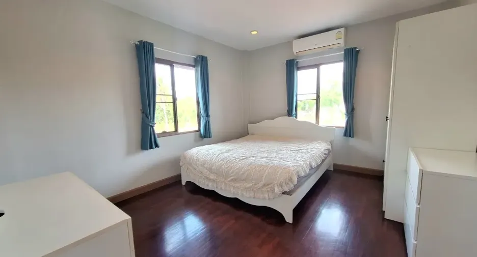 For rent 5 bedrooms house in Hua Hin, Prachuap Khiri Khan