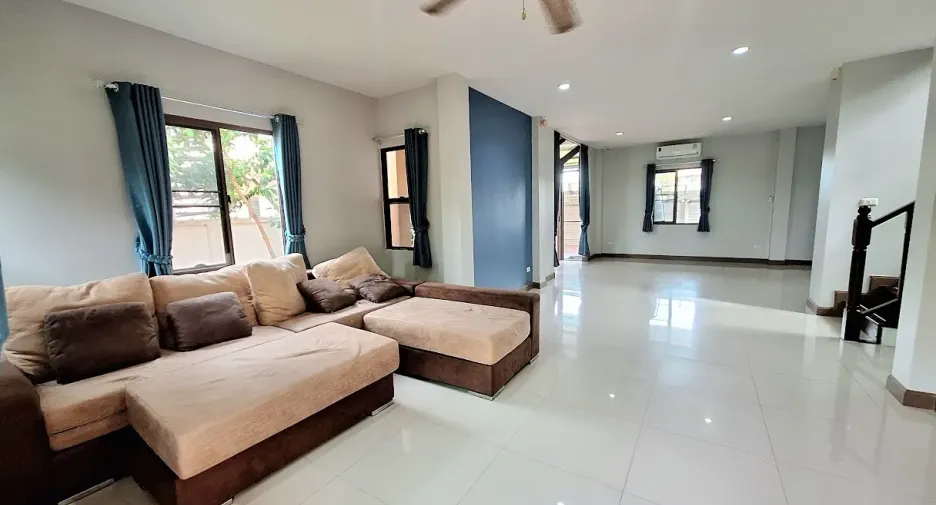 For rent 5 bedrooms house in Hua Hin, Prachuap Khiri Khan