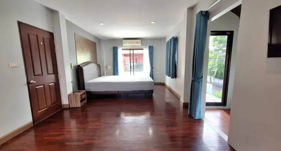 For rent 5 bedrooms house in Hua Hin, Prachuap Khiri Khan