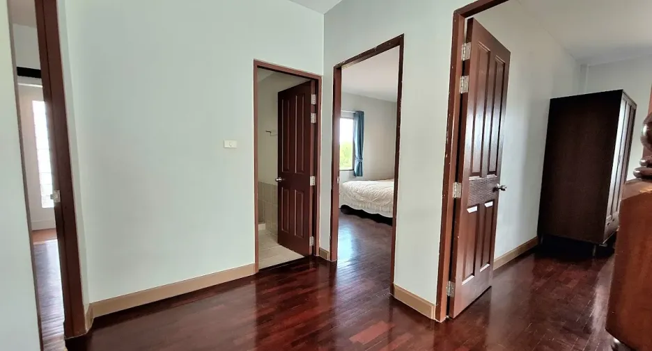 For rent 5 bedrooms house in Hua Hin, Prachuap Khiri Khan