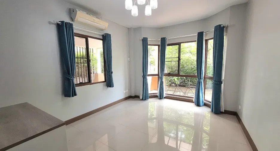 For rent 5 bedrooms house in Hua Hin, Prachuap Khiri Khan