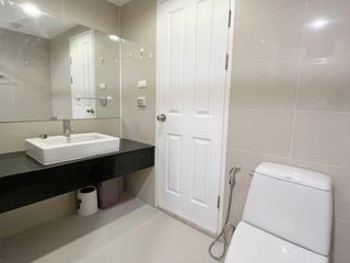 Condo en venta de 3 habitaciones en Huai Khwang, Bangkok