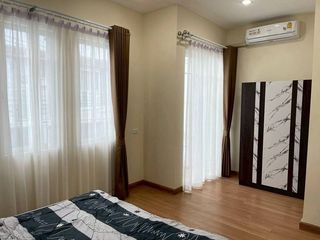 For sale 4 ベッドルーム townhouse in Bang Lamung, Chonburi