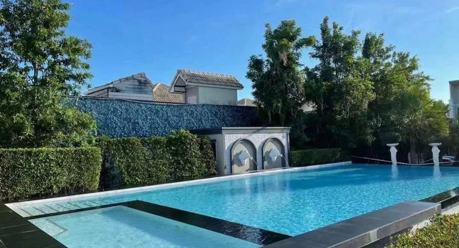 For sale 4 ベッドルーム townhouse in Bang Lamung, Chonburi