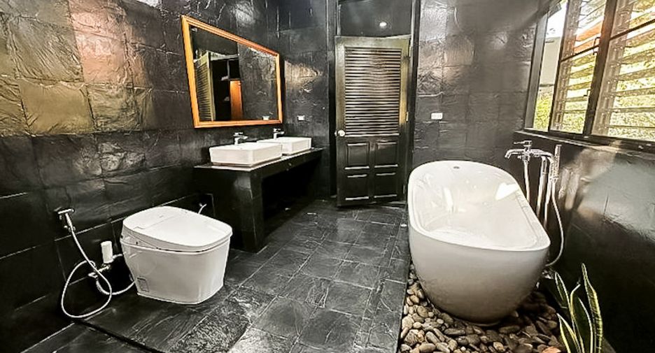 Casa en venta de 4 habitaciones en Sattahip, Chonburi