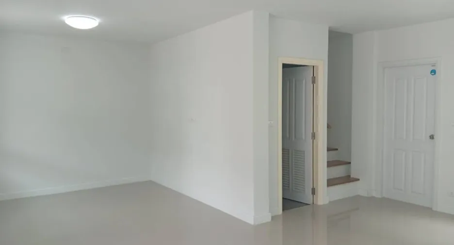 À vendre et à louer 3 chambres maison de ville à Bang Bua Thong, Nonthaburi