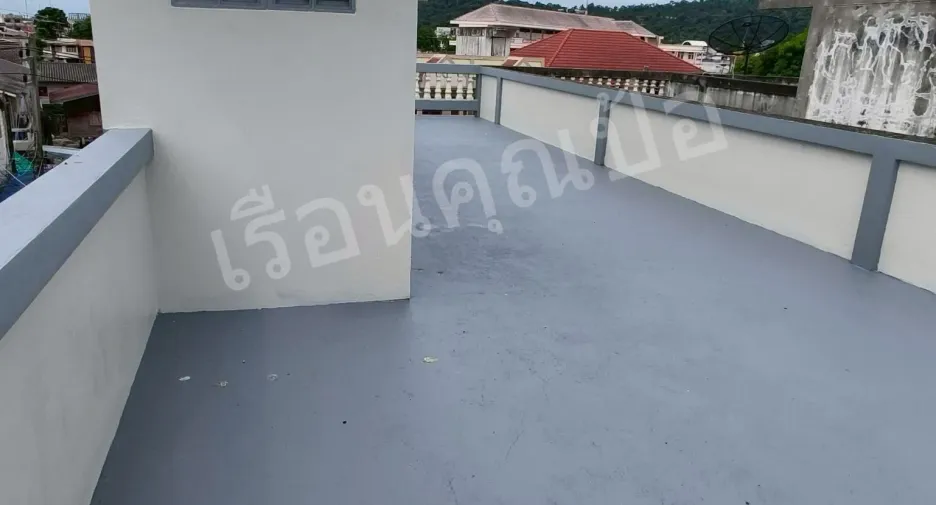 Casa adosada en venta de 2 habitaciones en Mueang Uthai Thani, Uthai Thani