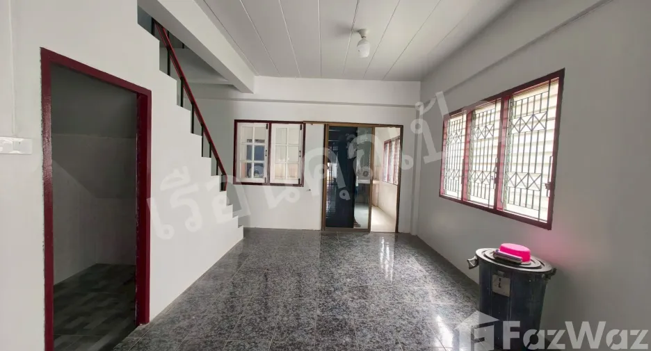Casa adosada en venta de 2 habitaciones en Mueang Uthai Thani, Uthai Thani