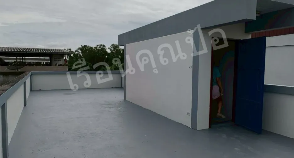 Casa adosada en venta de 2 habitaciones en Mueang Uthai Thani, Uthai Thani