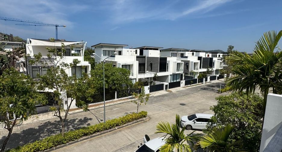 For sale 3 bedrooms townhouse in Thalang, Phuket