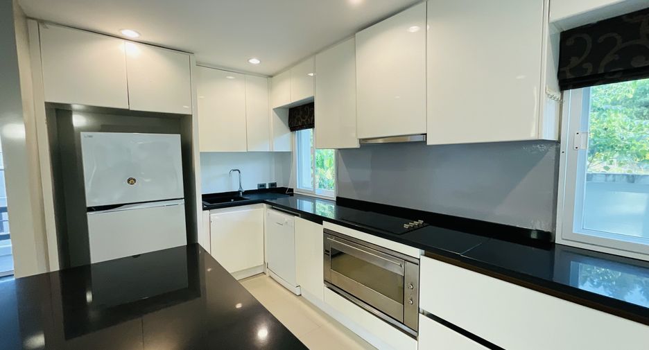 For rent 3 bedrooms villa in Kathu, Phuket