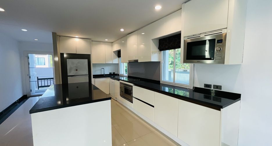 For rent 3 bedrooms villa in Kathu, Phuket