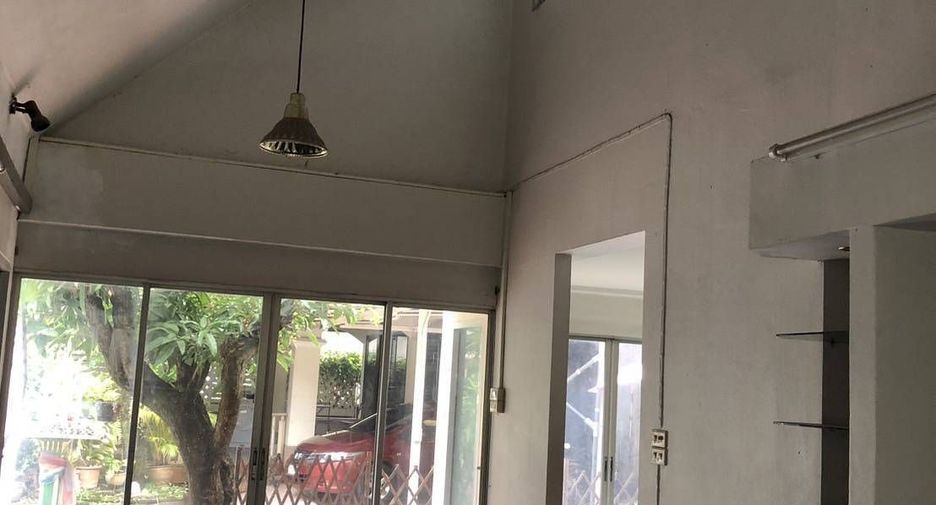 For rent retail Space in Mueang Chiang Mai, Chiang Mai