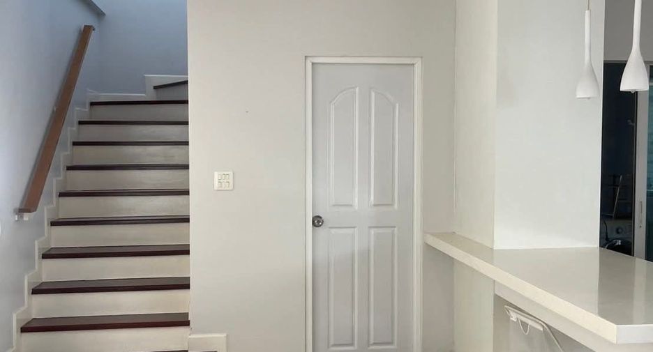For rent 4 bedrooms house in Mueang Chiang Mai, Chiang Mai