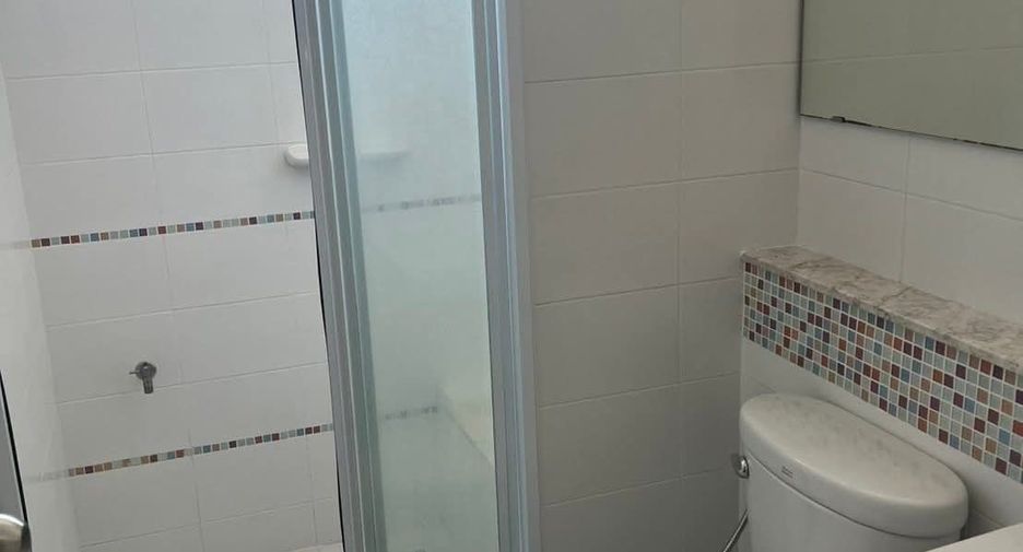 For rent 4 bedrooms house in Mueang Chiang Mai, Chiang Mai