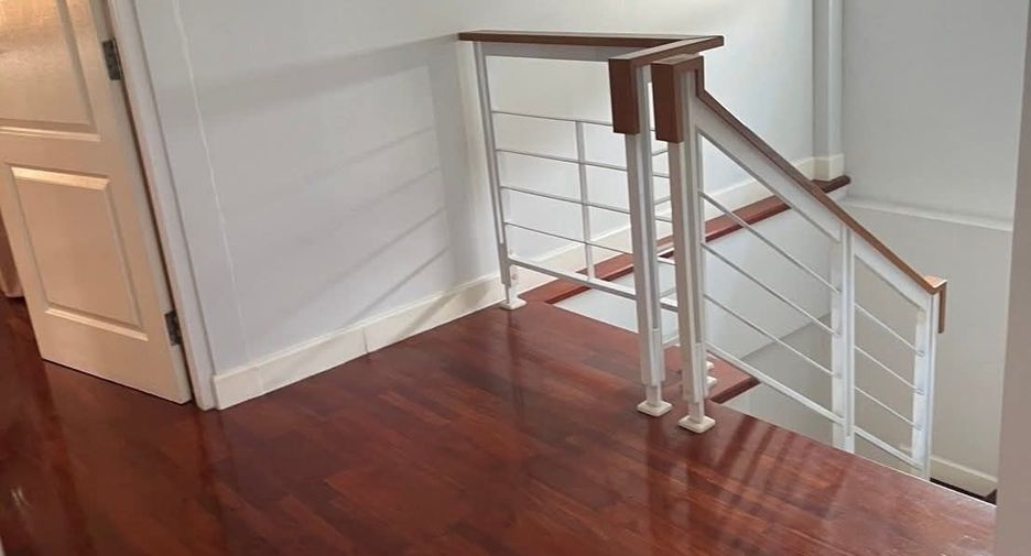 For rent 4 bedrooms house in Mueang Chiang Mai, Chiang Mai