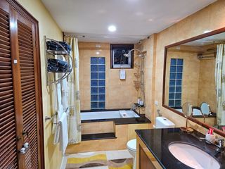 For sale 5 bedrooms retail Space in Bang Lamung, Chonburi