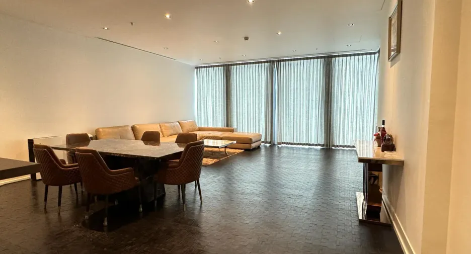 Condo en venta de 3 habitaciones en Sathon, Bangkok