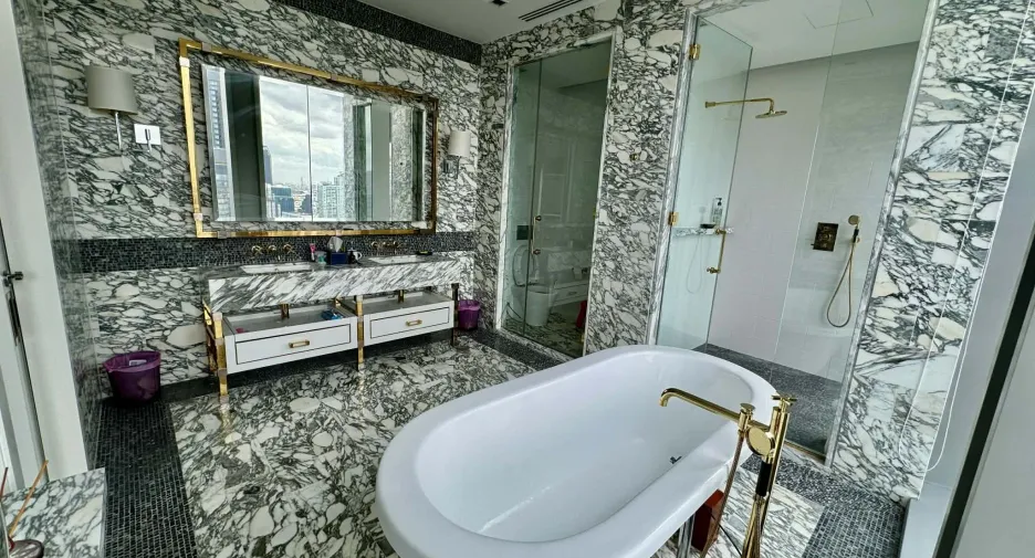 Condo en venta de 3 habitaciones en Sathon, Bangkok