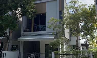 Casa en alquiler de 3 habitaciones en Bang Phli, Samut Prakan