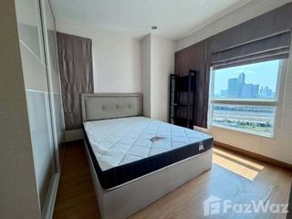 For rent 2 bedrooms condo in Huai Khwang, Bangkok