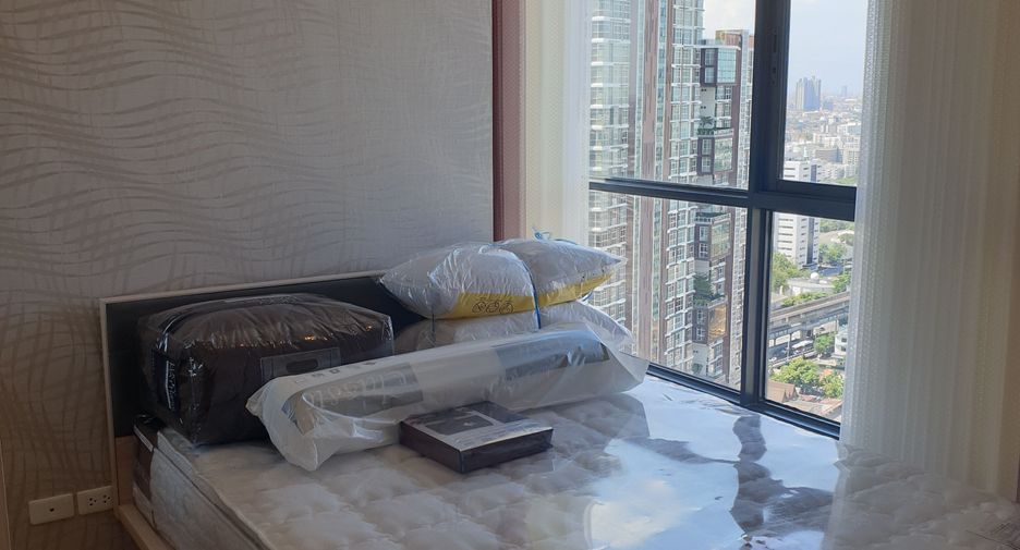 Condo en alquiler de 2 habitaciones en Bang Na, Bangkok