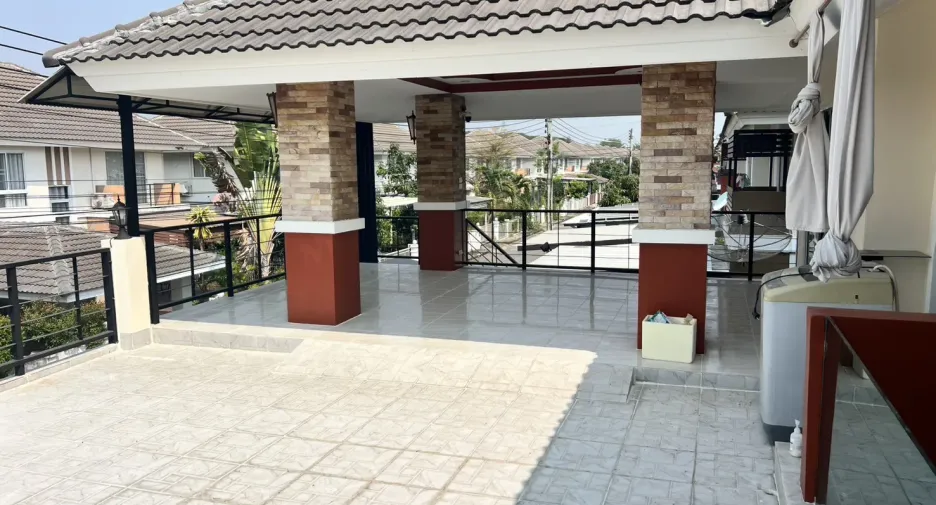 Casa en venta de 3 habitaciones en San Kamphaeng, Chiang Mai