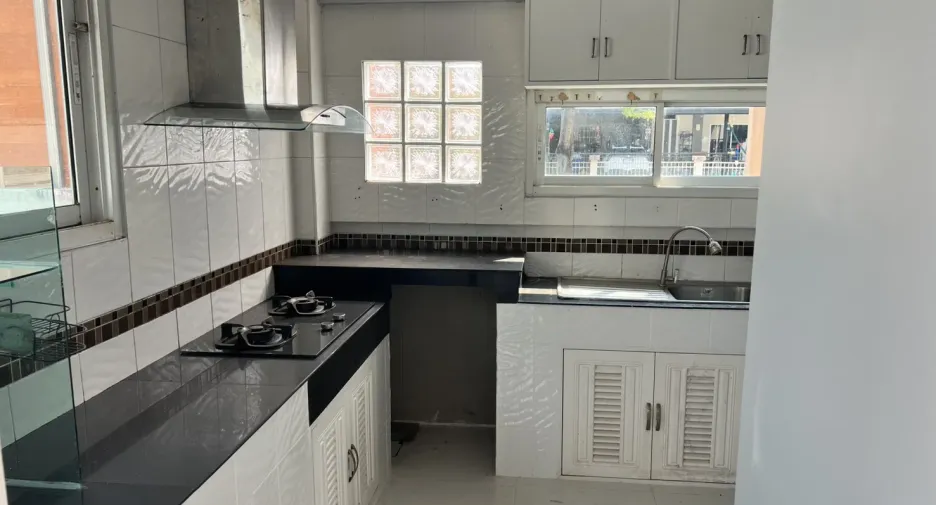 Casa en venta de 3 habitaciones en San Kamphaeng, Chiang Mai