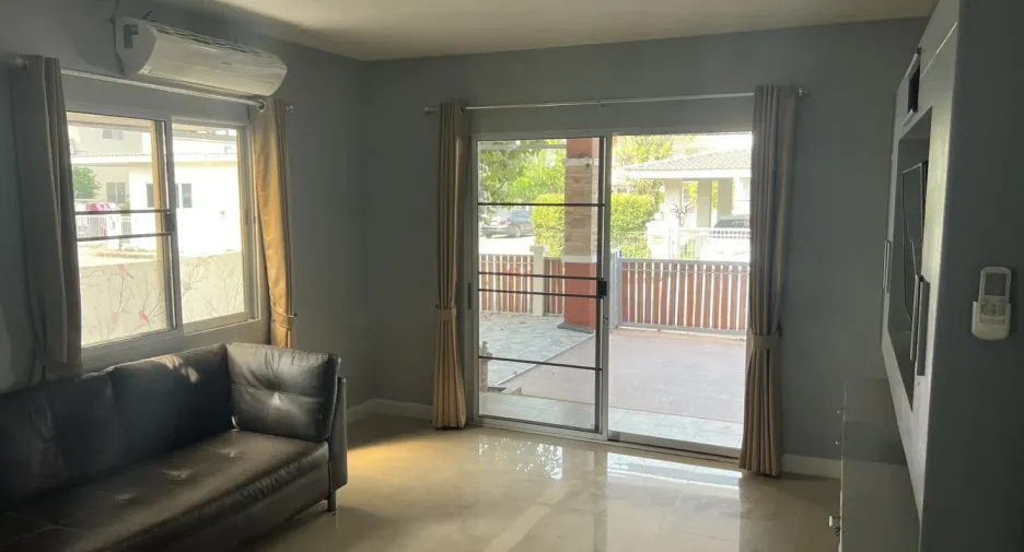Casa en venta de 3 habitaciones en San Kamphaeng, Chiang Mai