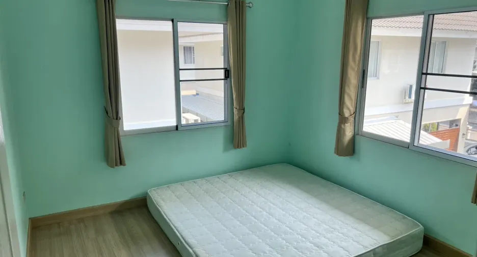 Casa en venta de 3 habitaciones en San Kamphaeng, Chiang Mai