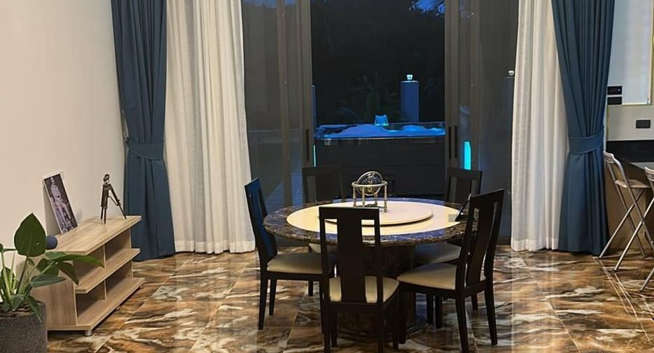 Villa en venta y en alquiler de 3 habitaciones en Thalang, Phuket