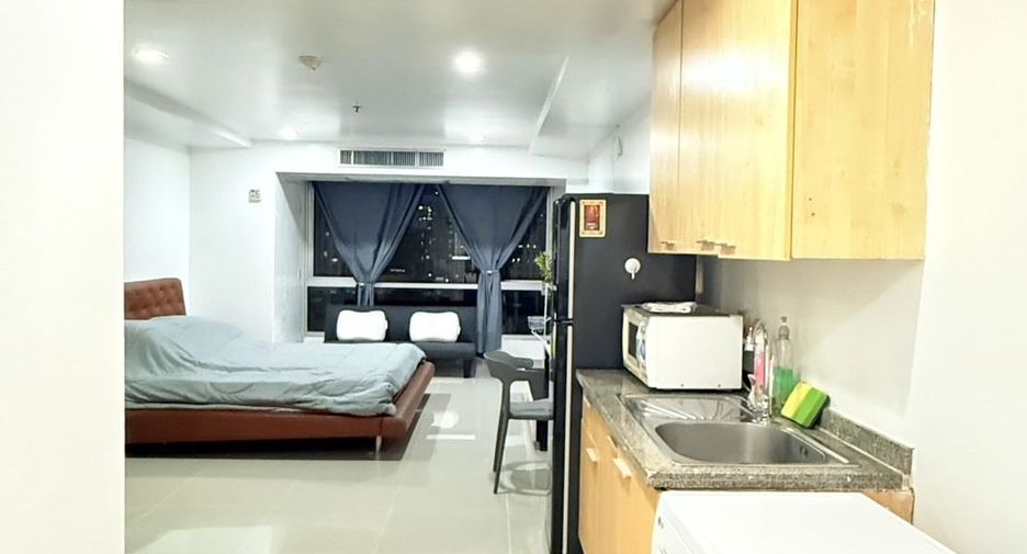 For rent 1 bed condo in Khlong Toei, Bangkok