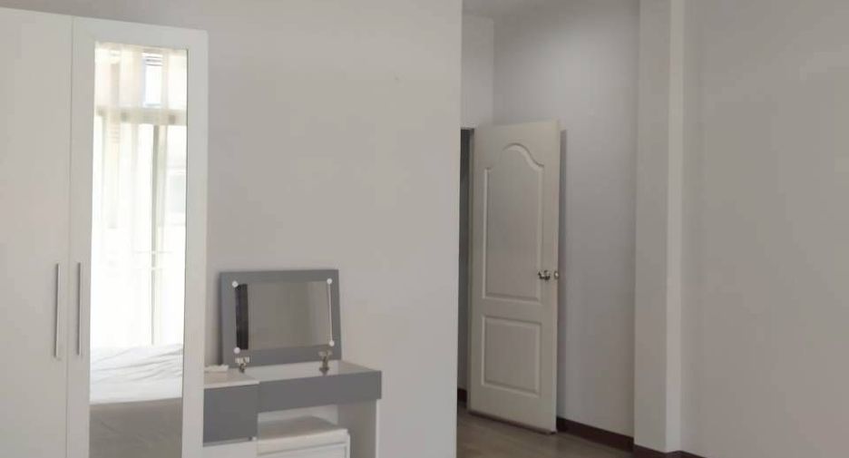 Wohnung zur Miete mit 4 Zimmer in Saphan Sung, Bangkok