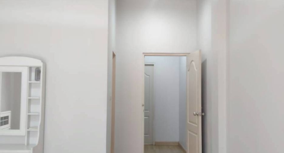 Wohnung zur Miete mit 4 Zimmer in Saphan Sung, Bangkok
