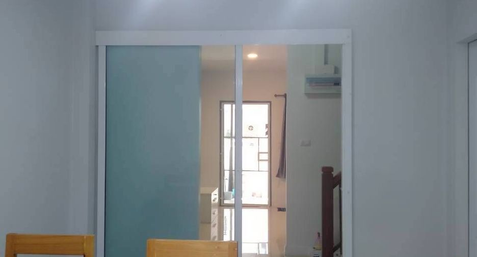 Wohnung zur Miete mit 4 Zimmer in Saphan Sung, Bangkok